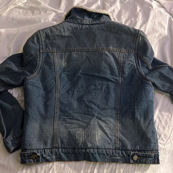 Sherpa lined denim jacket for a concerningly mild winter - Picture 4 of 5